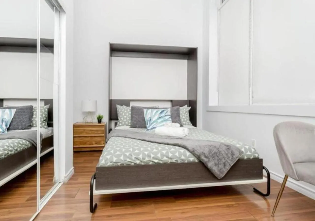 Great Kensington Market 2Br Apartment Toronto 0*,